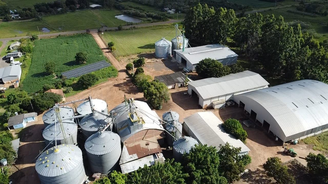 Propriedade com cerealista à venda no RS